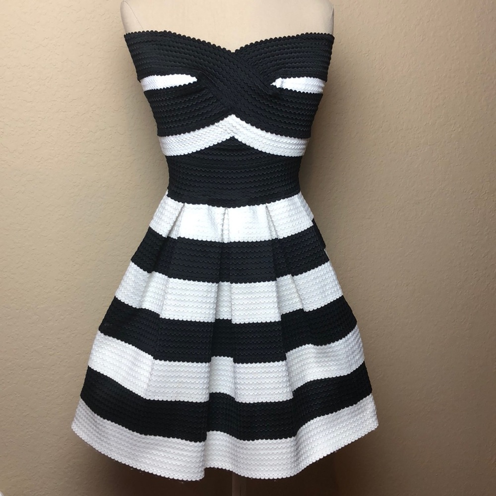 Sleeveless black & white striped ‘Alythea’ dress
